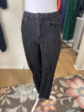 Black High-Rise Jeans with Subtle Label Detail